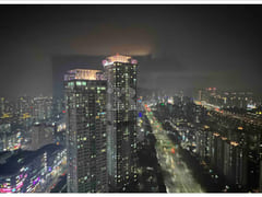 34-pyeong apartment in a large complex in the 16th image