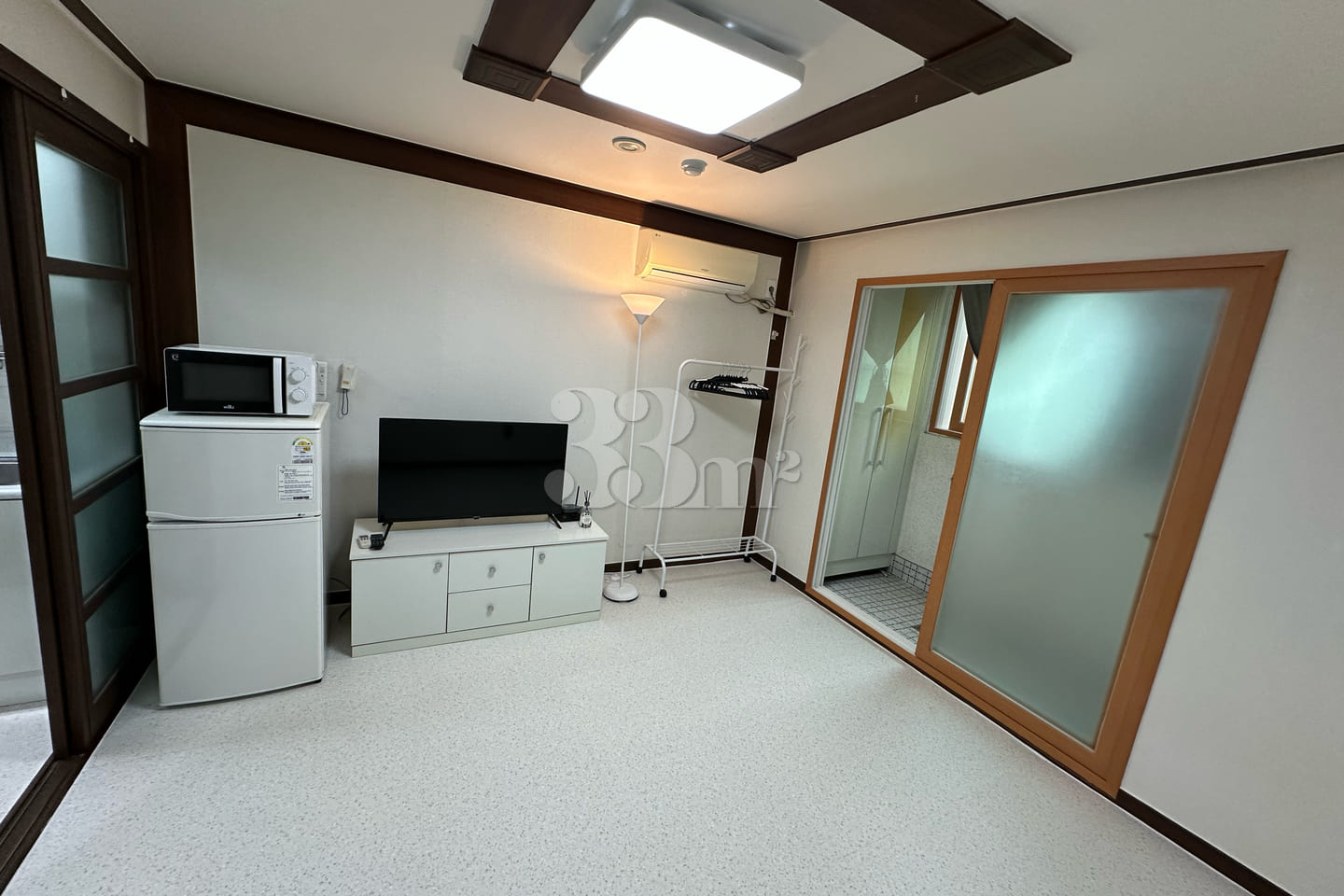 It's clean and quiet. 5th image