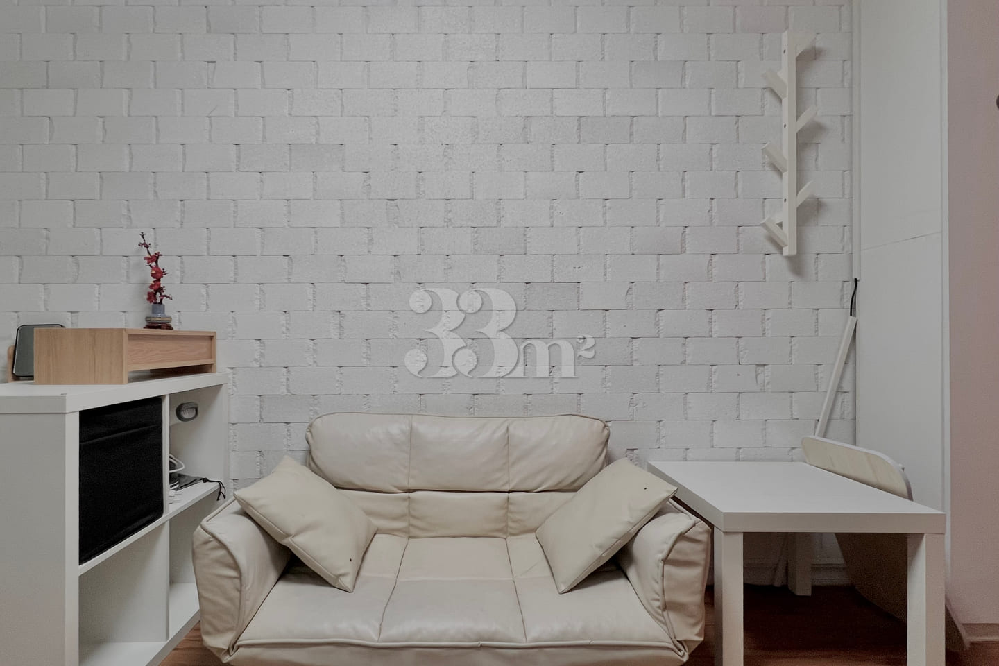 Room 208 3th image