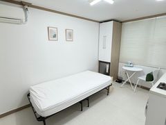 4-minute walk to Sinchon, 9-minute walk to Ho 3th image