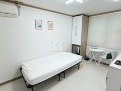4-minute walk to Sinchon, 9-minute walk to Ho 1th image