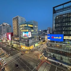 Hongdae Super Prime Location City View ☀️ Unit Image