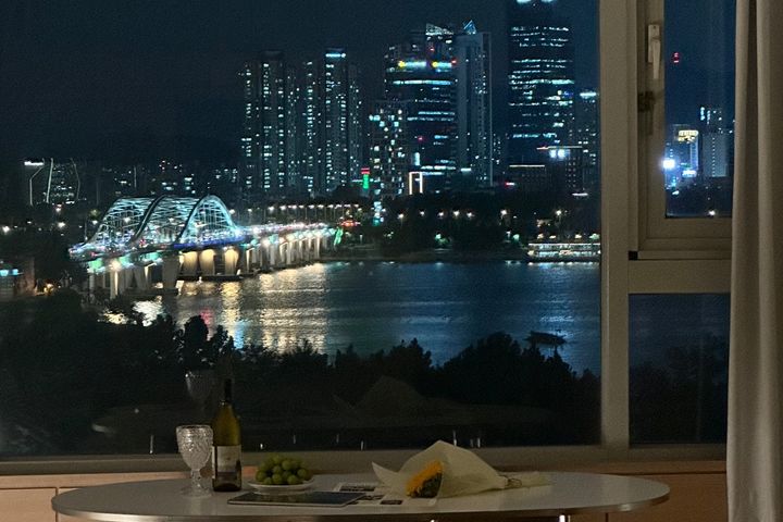 Dangsan Han River View/Yeouido/4 people 1th image