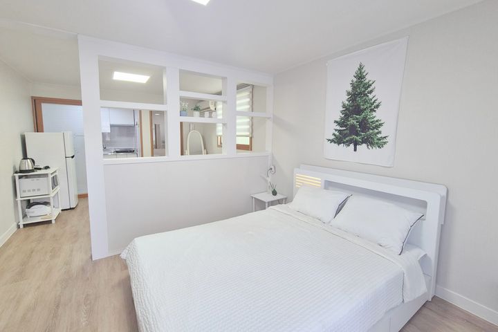 ✨Spacious room, popular host, fully furnished 0th image