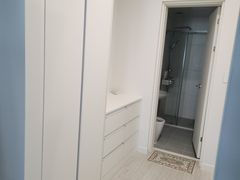 Brand-new, spacious two-room unit; parking av 17th image