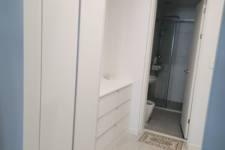 Brand-new, spacious two-room unit; parking av 17th image