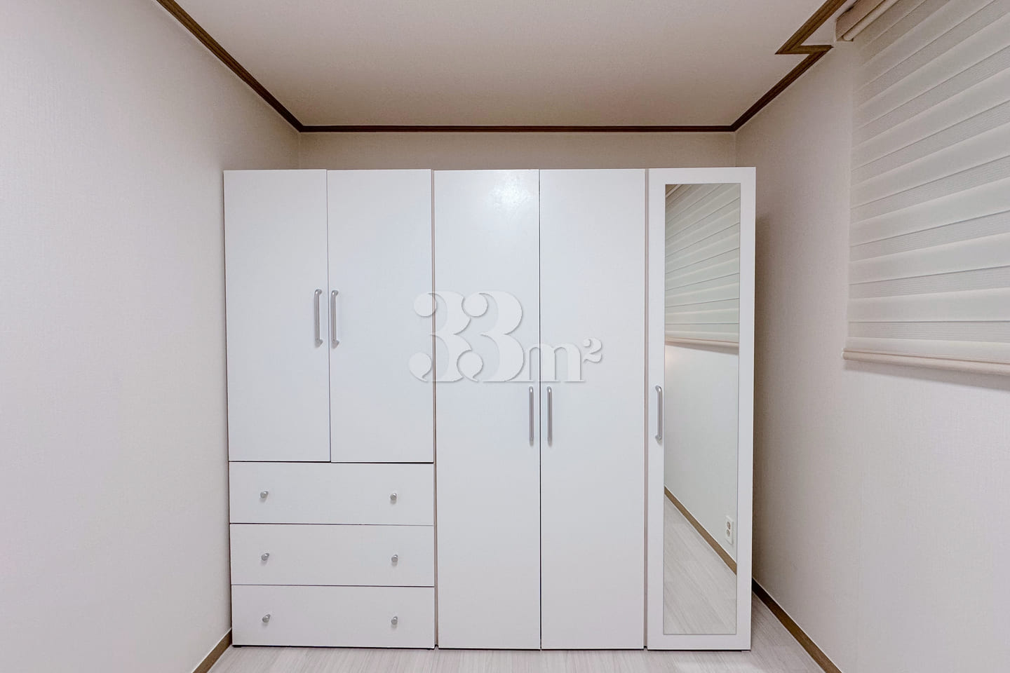 Hive House 8th image