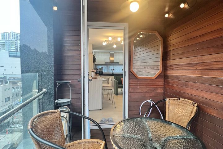 Urban Stay Lumi 17th image