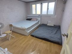 Two rooms, sleeps 4 or more. 14th image