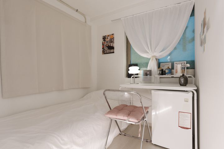 Room 301 8th image