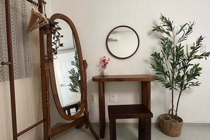 Wolhang Stay 12th image
