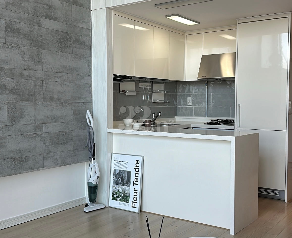 Great value 🔥 Fully furnished, right by the  9th image