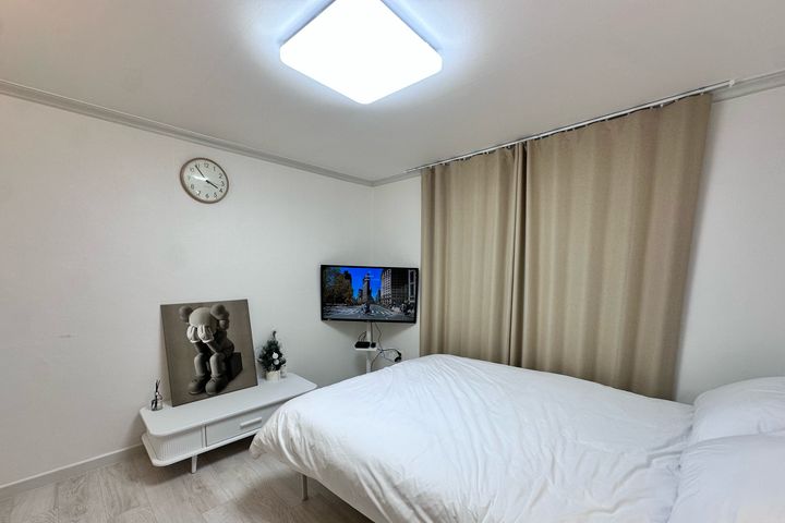 Clean two-room accommodation near Jeonbuk Nat 0th image
