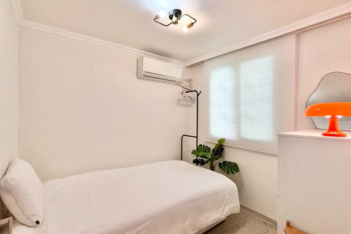 #2-minute_walk_to_Itaewon_Station #2_rooms 2th image
