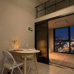 동대문 고층뷰 복층 방 이미지