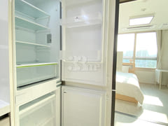 Newly built studio apartment, 3 minutes from 14th image