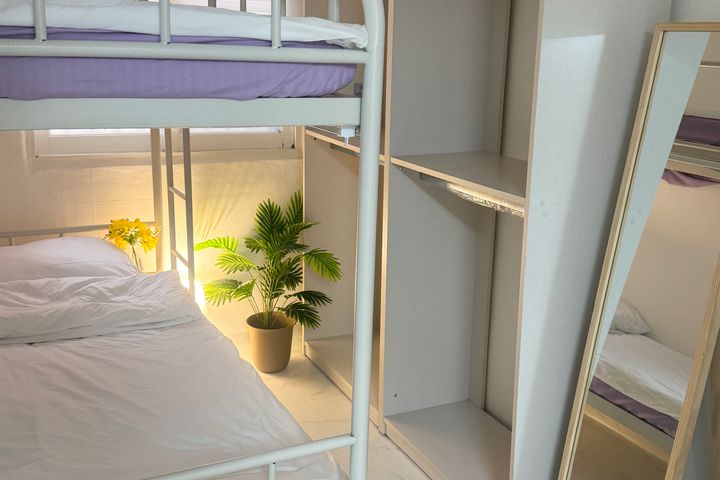 Cozy two-room apartment near Sinseol-dong Sta 6th image