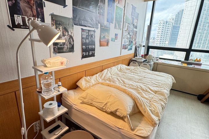 Hongdae/Hapjeong, right by the subway station 2th image