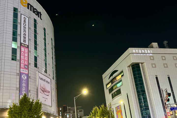 💚 Near Sinchon Station / Fully Furnished 17th image