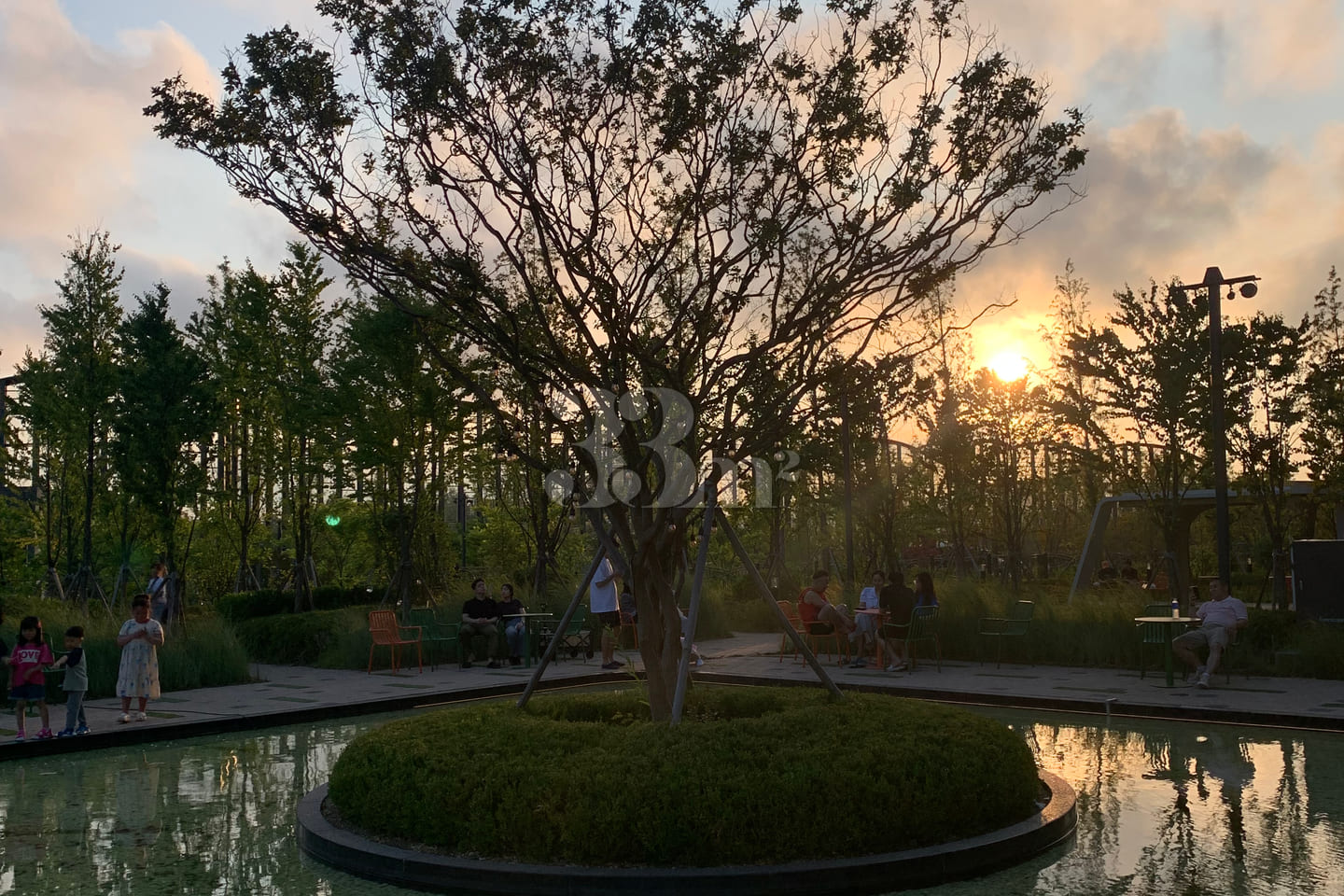 Newly built apartment with a sunset view. 13th image