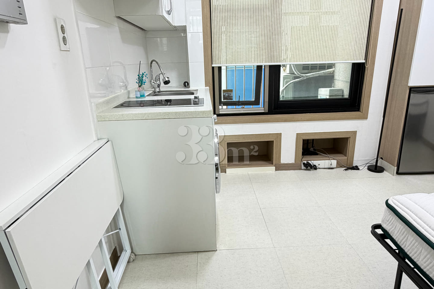 Walking distance: 3 minutes to Sinchon, 9 min 8th image