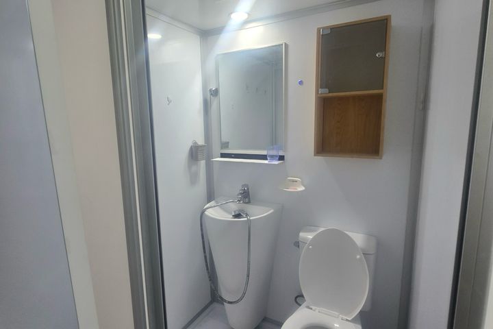 Studio apartment in a quiet residential area  2th image