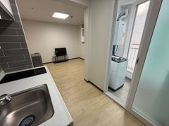 Room a 6-minute walk from Songtan Station 5th image