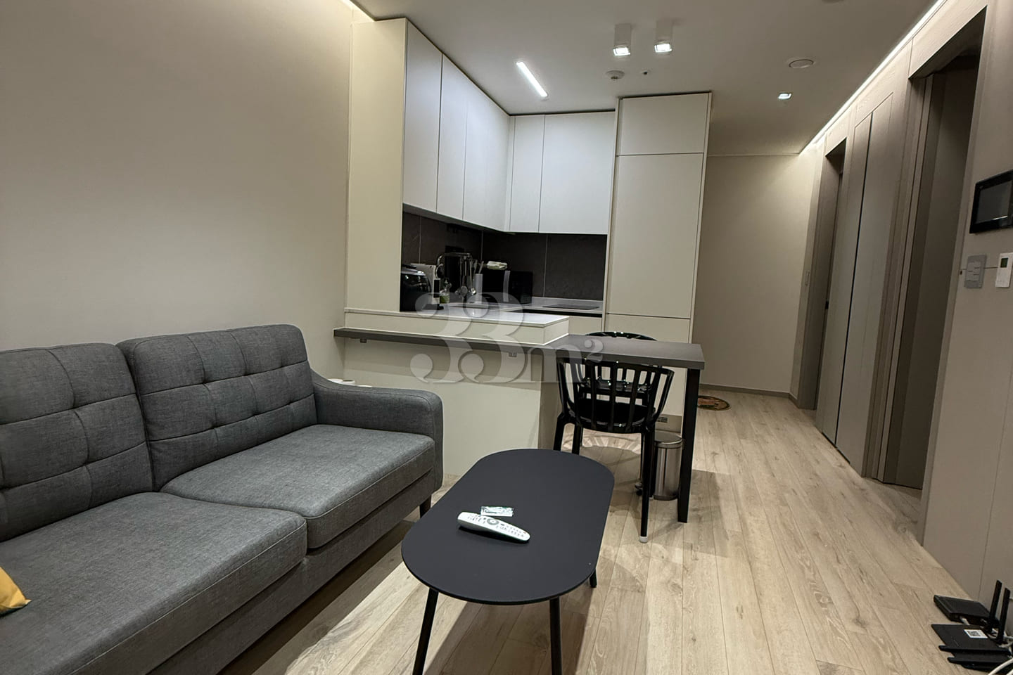 Modern & Clean 3th image