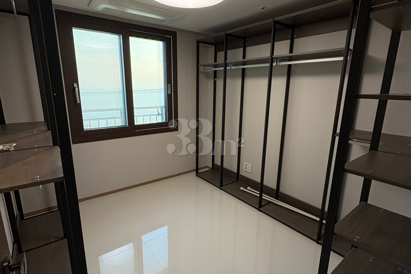 Accommodation with an unobstructed ocean view 1th image