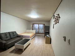 Room 105 1th image