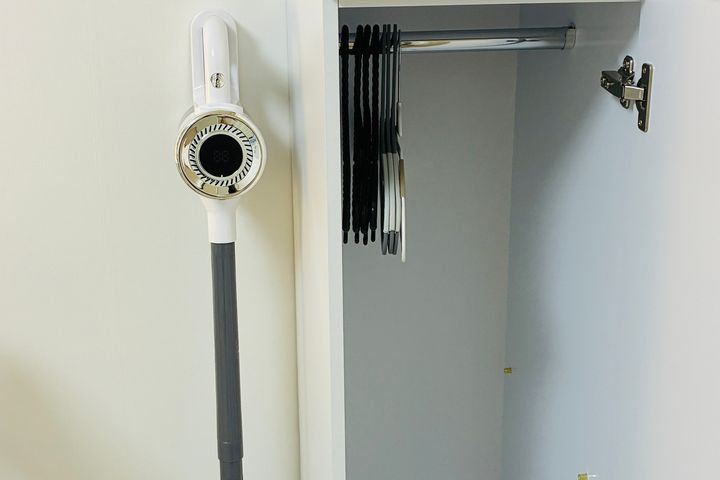Quiet and simple studio apartment with a sepa 10th image