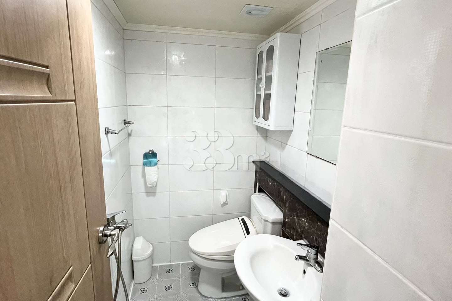 Spacious studio apartment with excellent amen 12th image