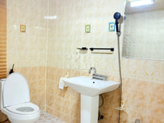 Donghae Two-Room Rental: Relaxed Atmosphere & 17th image