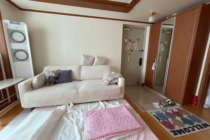 Jongam-dong Raemian / 3 bedrooms, 1 bathroom 2th image