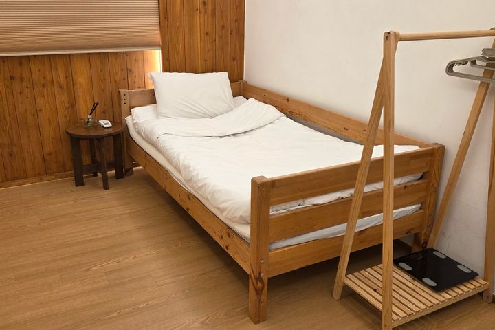 Hanok-style 2-bedroom 10th image