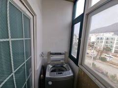 Jinhae Cherry Blossoms / Vacant Studio Apartm 5th image