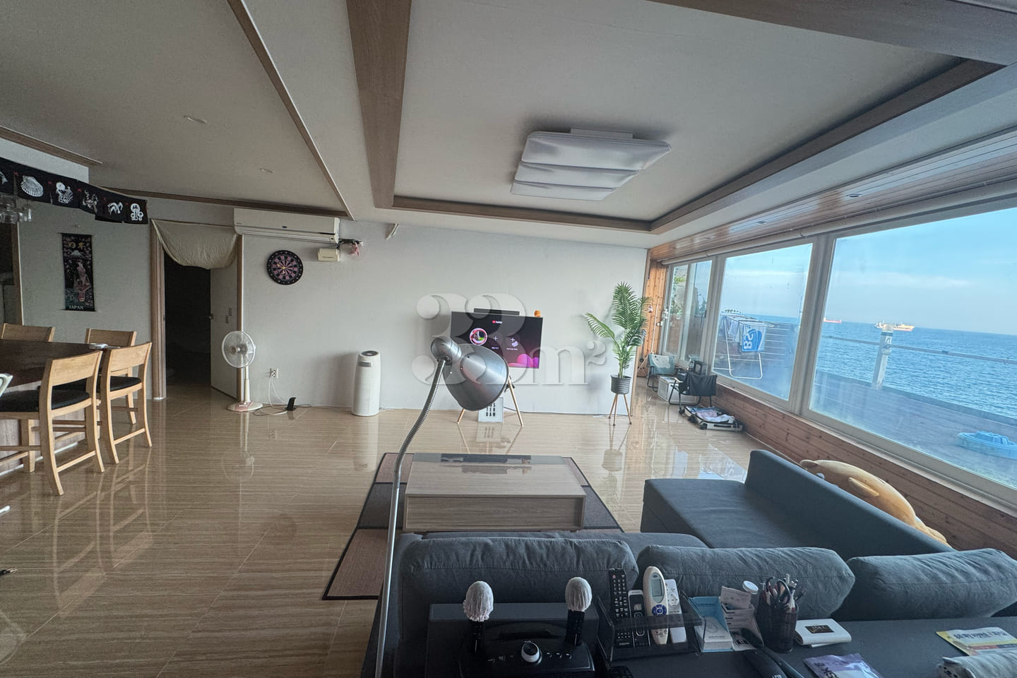 Terrace with a View of the Busan Sea Through  3th image