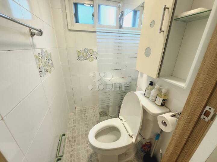 1 minute from Sinchon Station, Ewha Womans Un 3th image