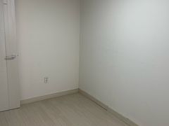 Three-room apartment with good natural light 5th image