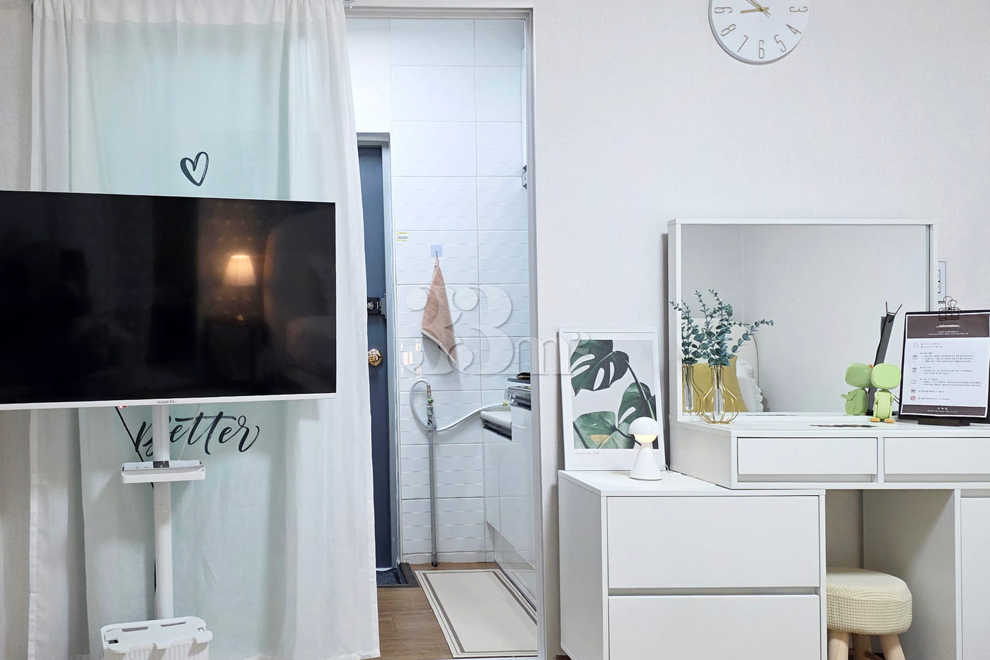A fully-furnished room that feels like home ? 14th image