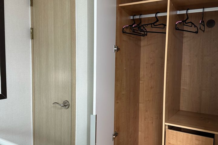 Pleasant, fully-furnished studio apartment ne 14th image