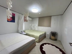 Two-room unit on the 1st floor, within walkin 0th image