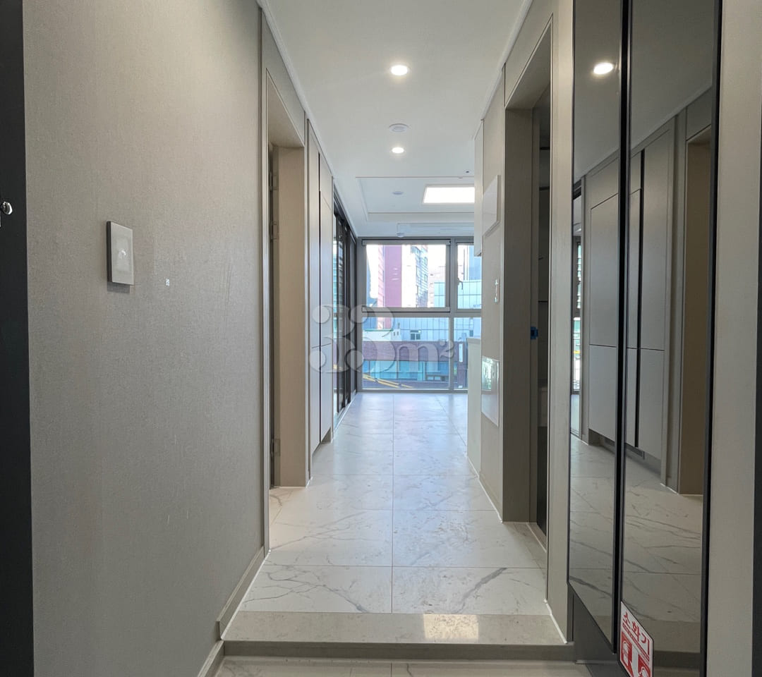 Two-room apartment with separate living room, 9th image