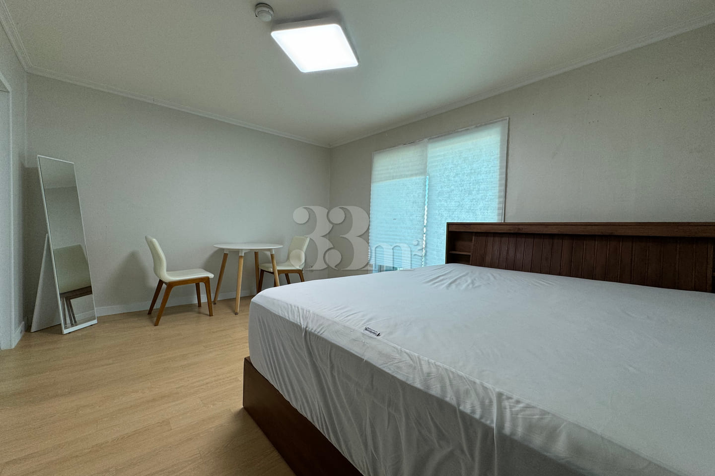 Two-room apartment near the government comple 1th image