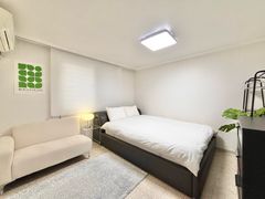 #2-minute_walk_to_Itaewon_Station #2_rooms 0th image