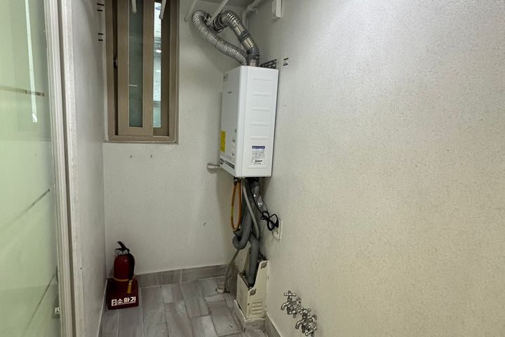 Two-bedroom apartment with convenient transpo 3th image