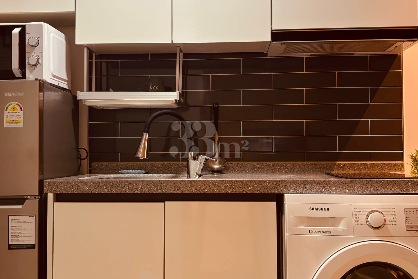 New 3-story studio apartment, 3 minutes from 9th image