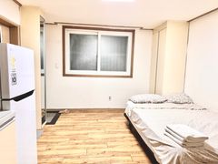 2-minute walk from Nonhyeon Station (studio a 2th image