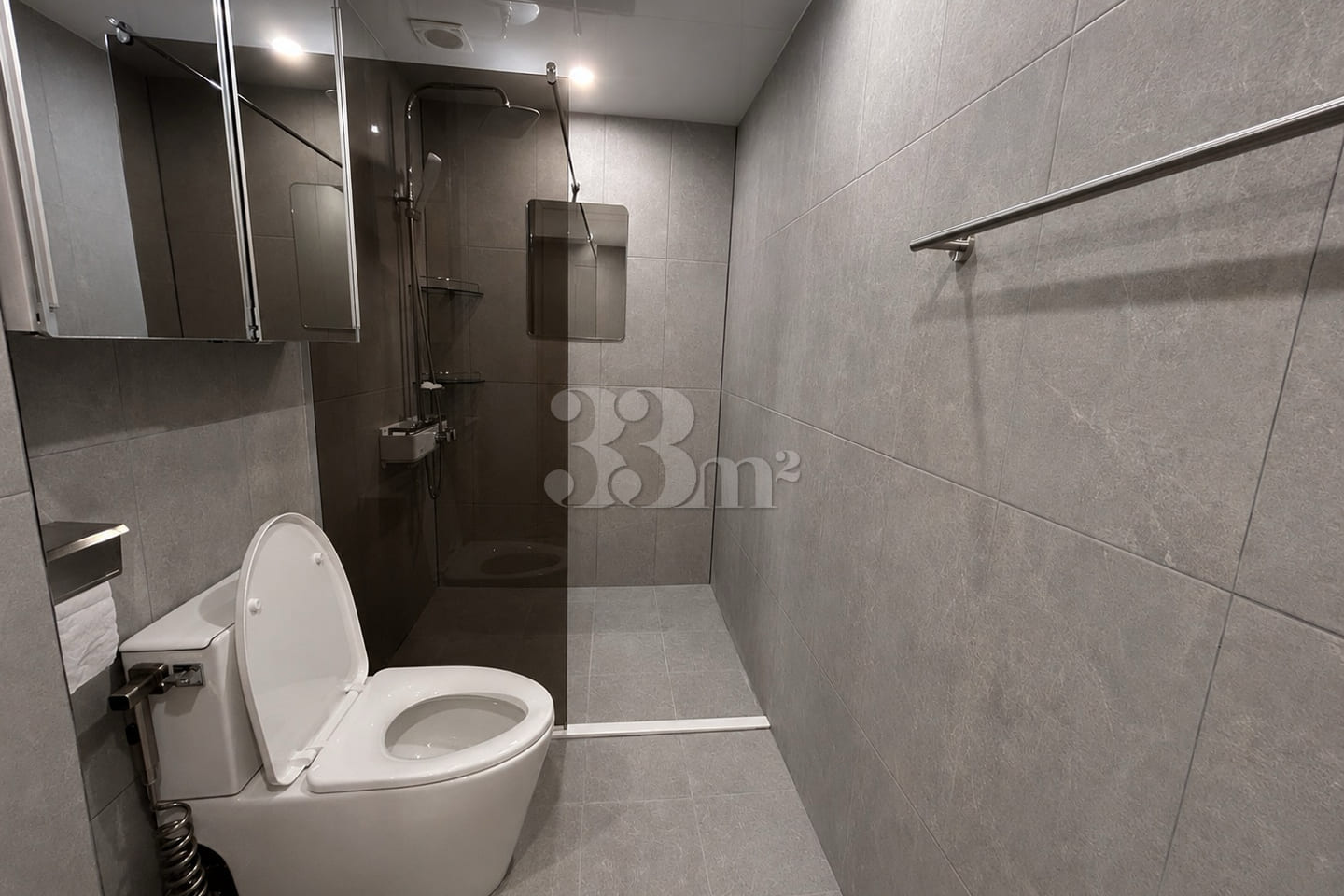 1 minute from Hongdae Station ❤️ Spacious and 18th image