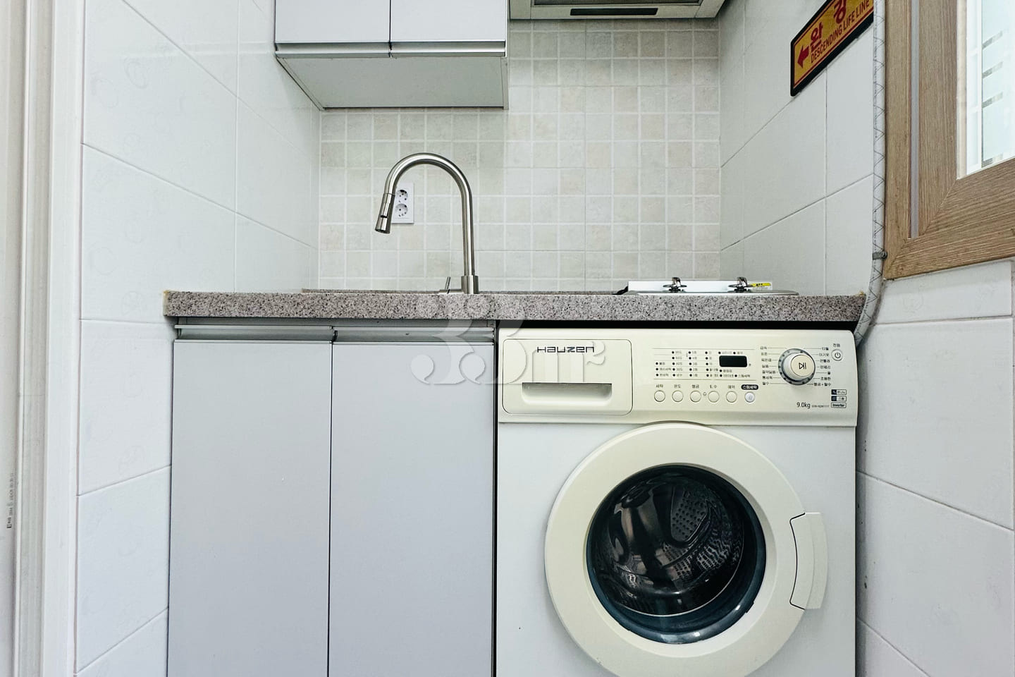 Fully furnished studio apartment near the cen 10th image